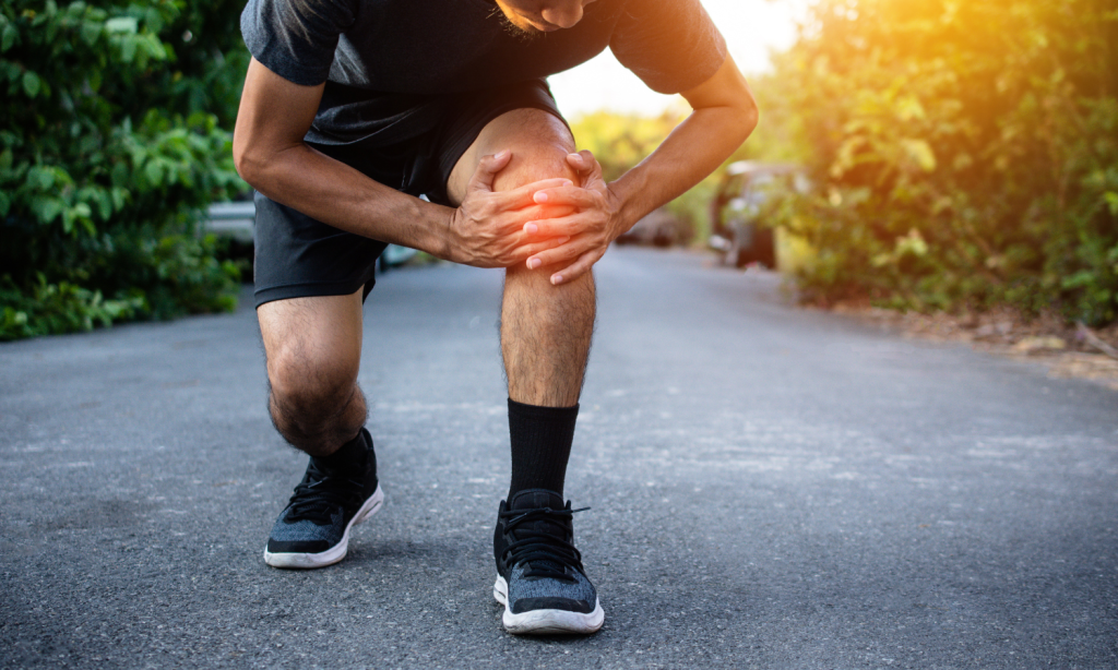 Image illustrating knee pain - searching for top knee specialist in Encinitas for effective treatment.